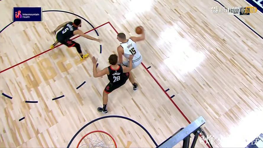 申京冲动犯规难阻约基奇背打2+1 申京冲动犯规难阻约基奇背打2+1